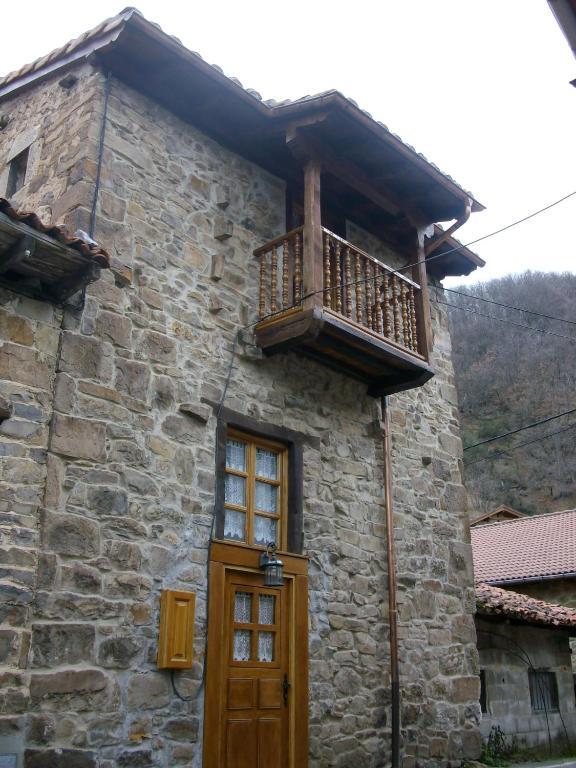 Casa Rural La Torre De Espinama Casa de hóspedes Exterior foto
